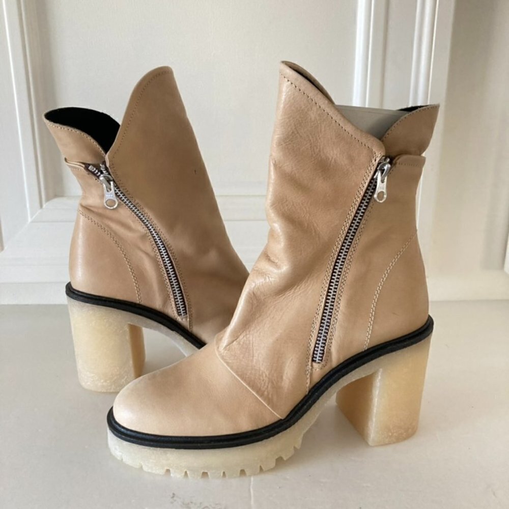 NWOT Free People Jack Zip Up Beige Leather Heeled Boots Sz 38.5